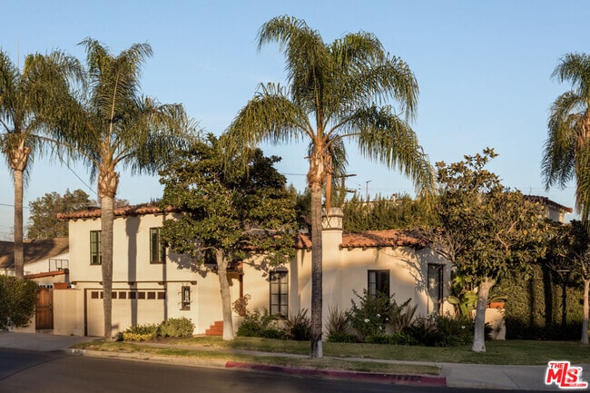 Building Photo - 1650 S Crest Dr Rental