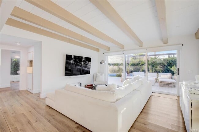 Photo - 8161 Encino Ave