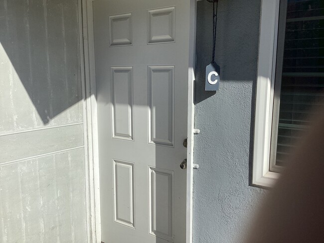 Building Photo - 248 S Vista Bonita Ave Unit C