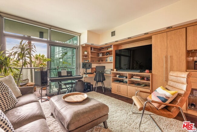 Photo - 13700 Marina Pointe Dr Condo Unit 415