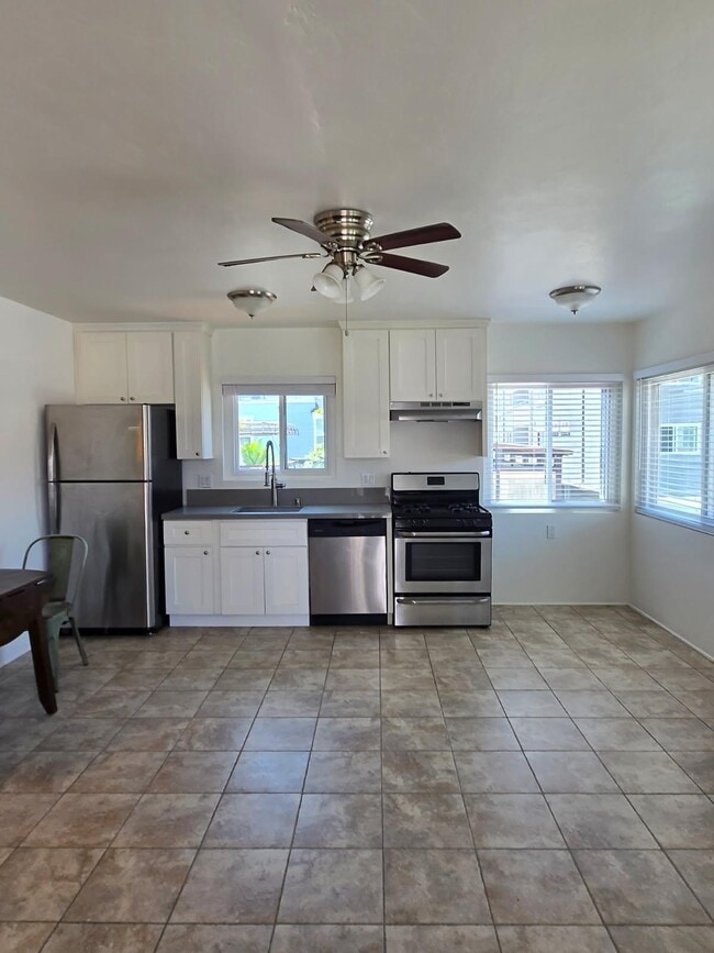 2950 Bayside Lane - 2950 Bayside Ln Unit 2950