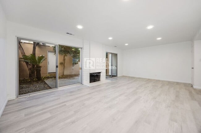 Photo - 963 Glencliff St