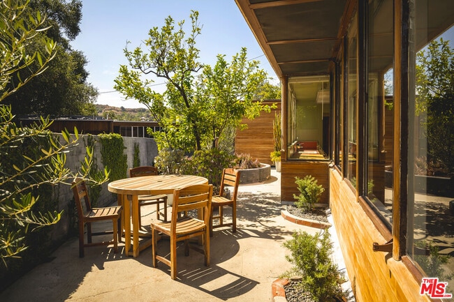 Photo - 541 Suncourt Terrace