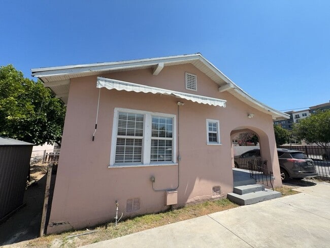 Building Photo - 328 Unit 35150