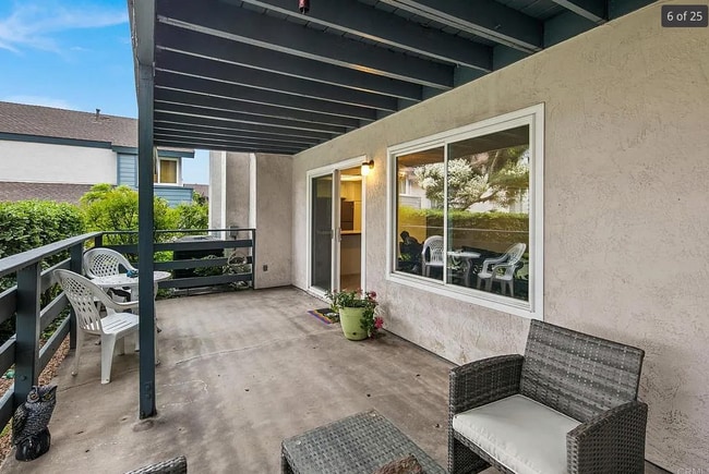 Building Photo - 1498 Gustavo St