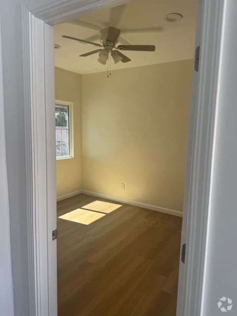 Building Photo - 230 W 43rd Pl Rental