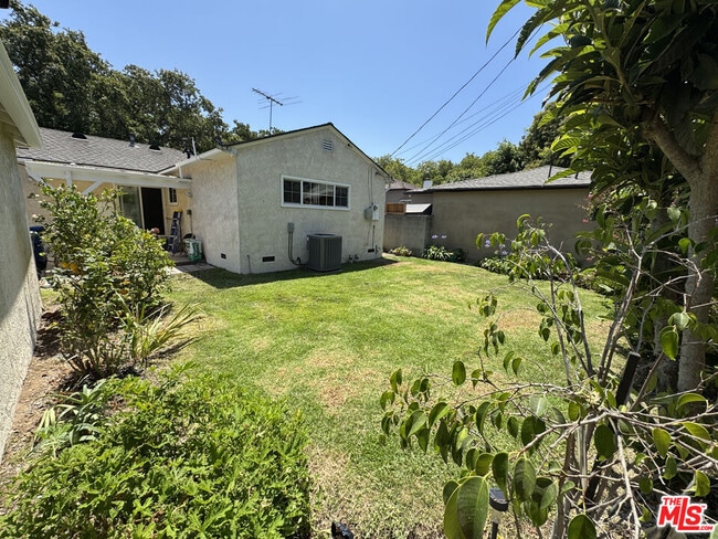 Building Photo - 12013 Dewey St Rental