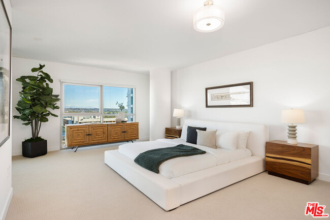 Photo - 13650 Marina Pointe Dr Unit 1608