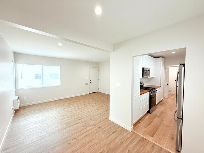 Photo - 2302-2306 N Frederic St Unit 2304 N Frederic St