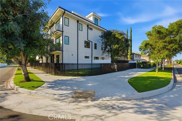 Photo - 13600 Burbank Blvd