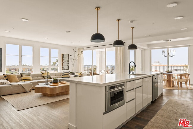 Photo - 1700 S Pacific Coast Hwy Unit 308