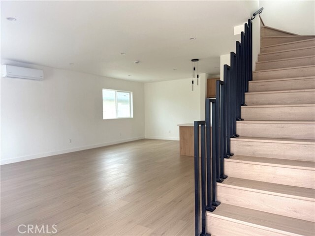 Photo - 22913 Sherman Way