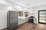 Photo - 720 W Altadena Dr House