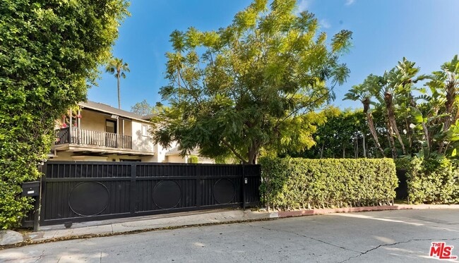 Photo - 1154 N Wetherly Dr