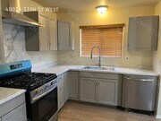 Photo - 40016 11th St W