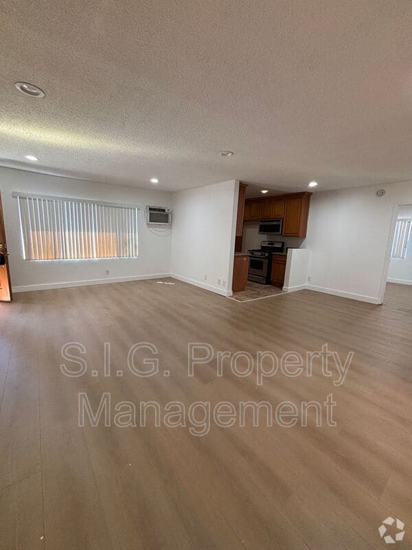 Building Photo - 10212 Tujunga Canyon Blvd Unit #5 Rental