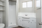 1BR, 1BA - 606SF - Bathroom - 12603-12609 Eucalyptus Ave
