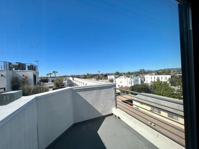 Photo - 3743 Midvale Ave Unit 402