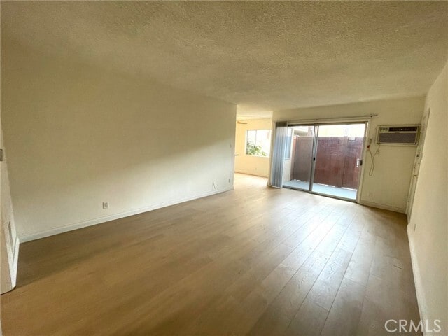 Photo - 5167 Yarmouth Ave Unit 5