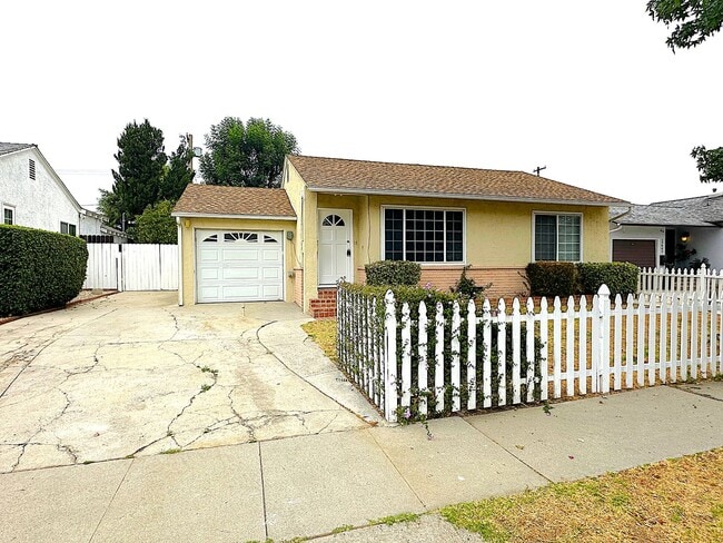 BEAUTIFUL 3 BDRM/2BATH ENCINO HOME - BEAUTIFUL 3 BDRM/2BATH ENCINO HOME