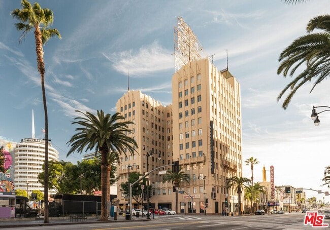 Building Photo - 6253 Hollywood Blvd Unit 402