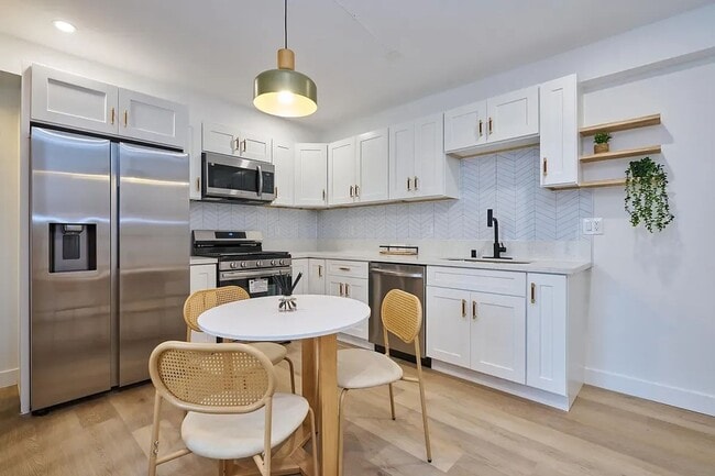 Photo - 1258 W 37th Dr Unit 1260 1/2 W 37th Dr