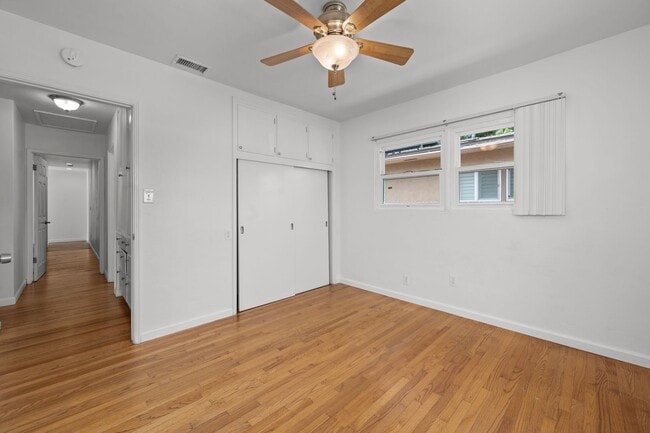 Photo - 4922 64th St