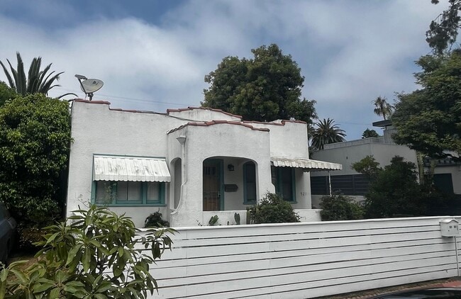 Building Photo - 921 Unit 921