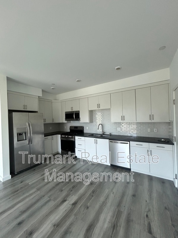 Photo - 11408 Sarah St Unit 205