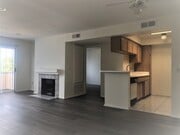 2BR, 2BA -950 - - 22501 Del Valle