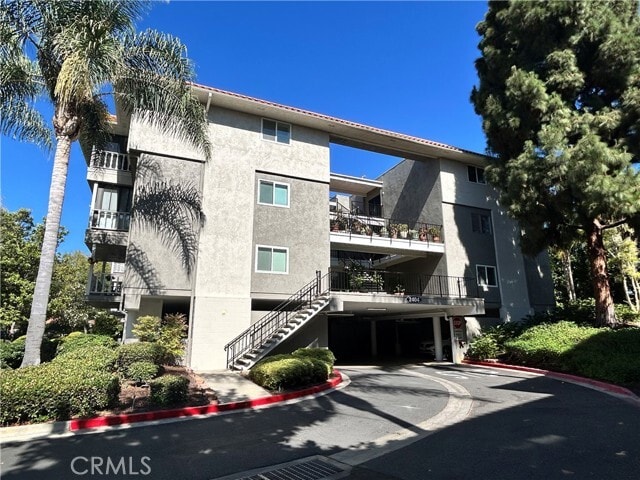 Building Photo - 2404 Via Mariposa W Unit 3H
