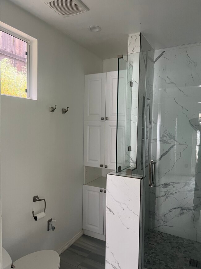 Photo - 2327 Dorothy St