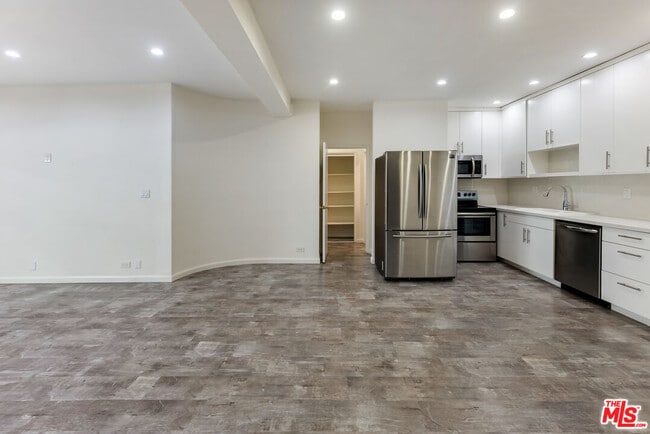 Photo - 1440 Veteran Ave Unit 220