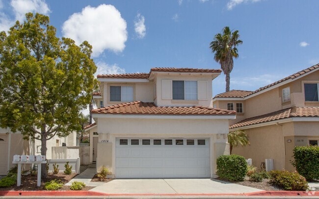 Building Photo - Spacious Home within the Legends Community...