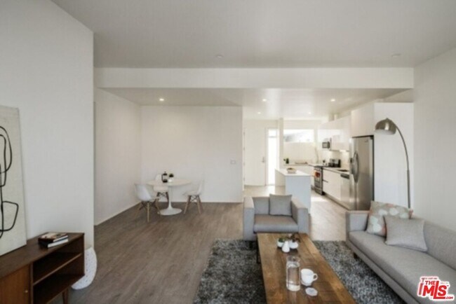 Photo - 1038 S Mariposa Ave Unit 308