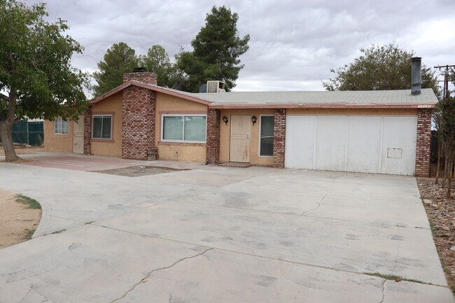 Building Photo - House for rent