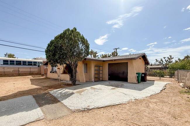 2 Bedroom Yucca Valley Home - 2 Bedroom Yucca Valley Home