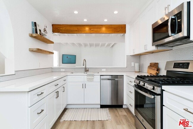 Photo - 29221 Heathercliff Rd Unit 4