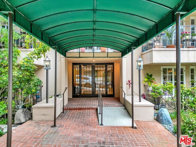 Building Photo - 1010 Palm Ave Unit 109