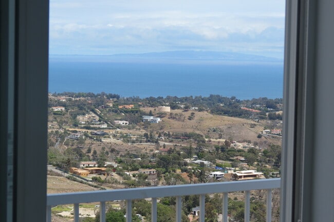 Photo - 30001 Zenith Point Rd