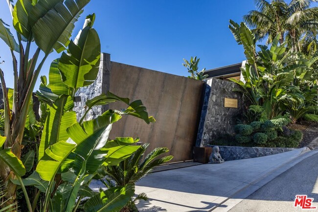 Photo - 1851 N Stanley Ave