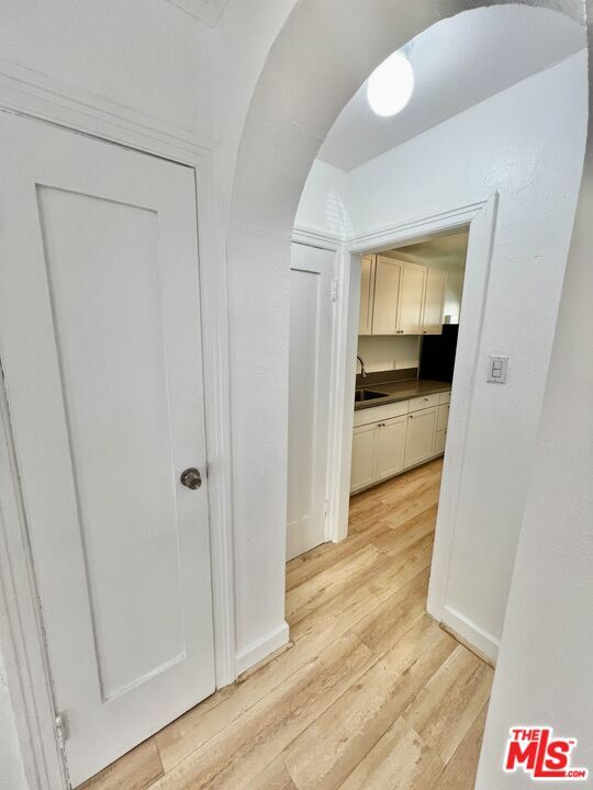 Photo - 934 1/2 S Berendo St