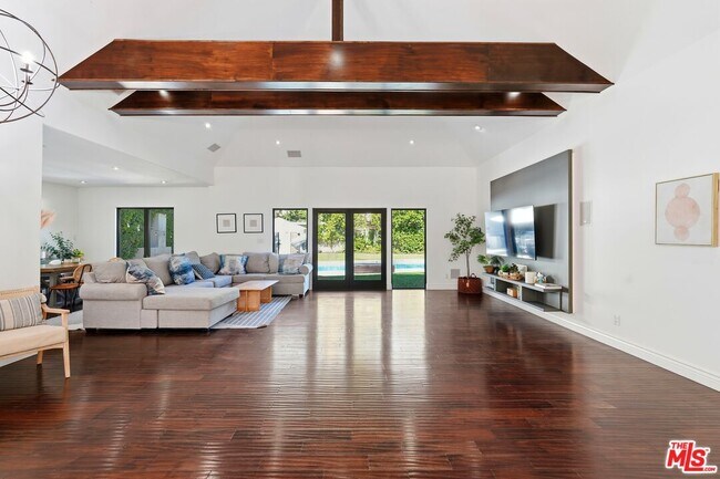 Photo - 13201 Bloomfield St