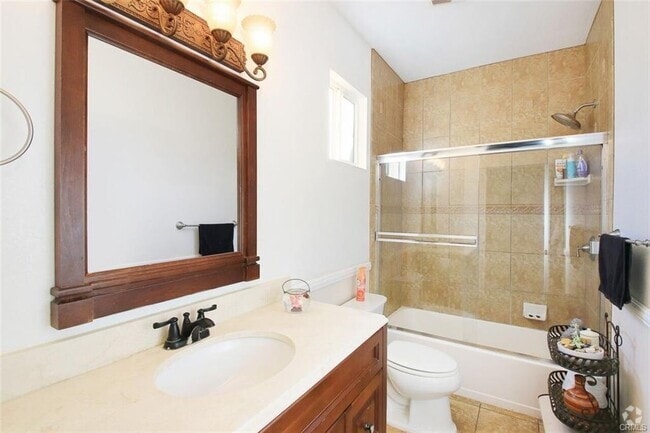 Building Photo - 2134 N Thomas St Unit # Rental