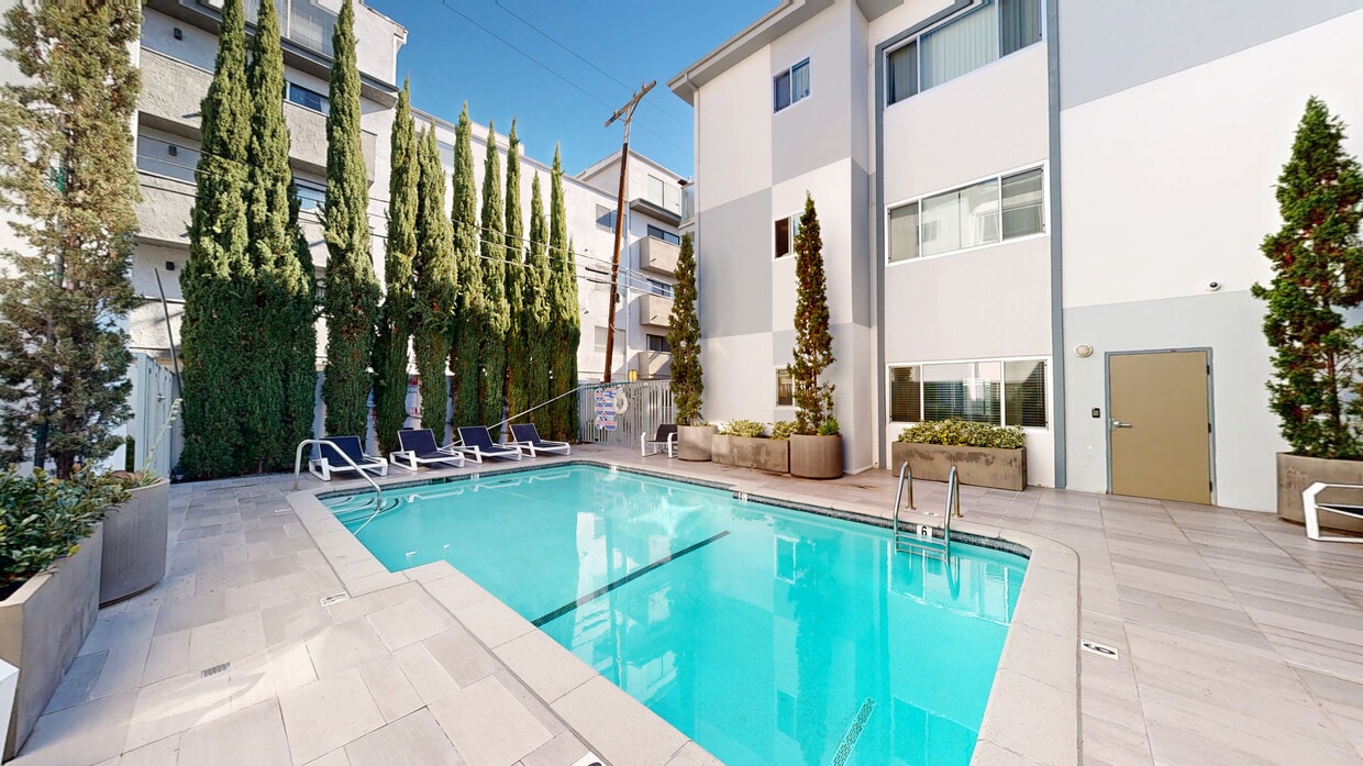 3D Tour - Thayer Avenue Apartments