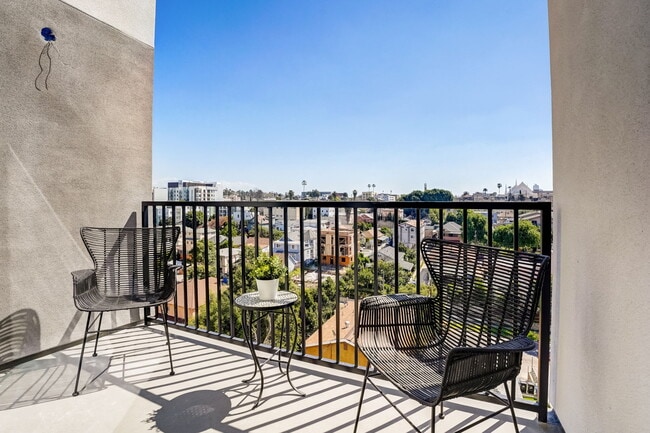 Building Photo - 224 N Alvarado St Unit 103A Rental
