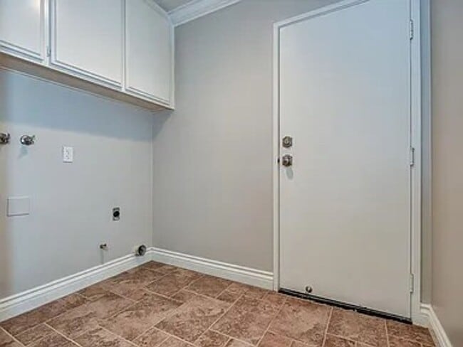 Photo - 10 Promontory Park