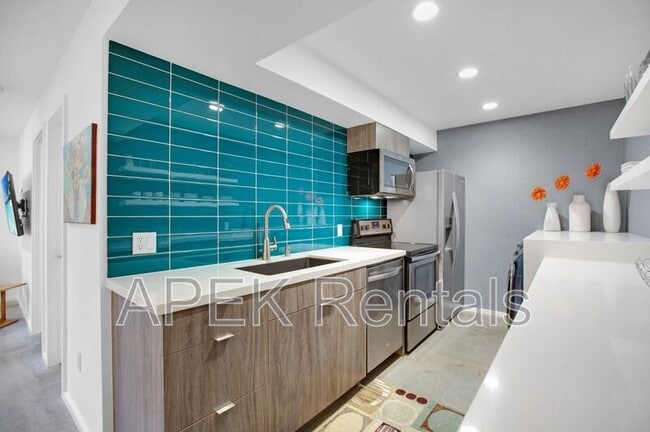 Photo - 353 N Hermosa Dr