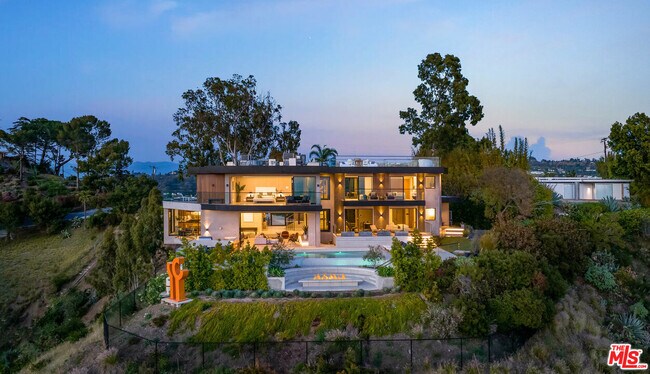 Photo - 1731 Summitridge Dr