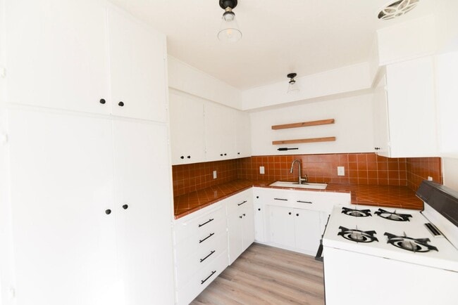 Photo - 810 Buena Vista Unit Apt. A